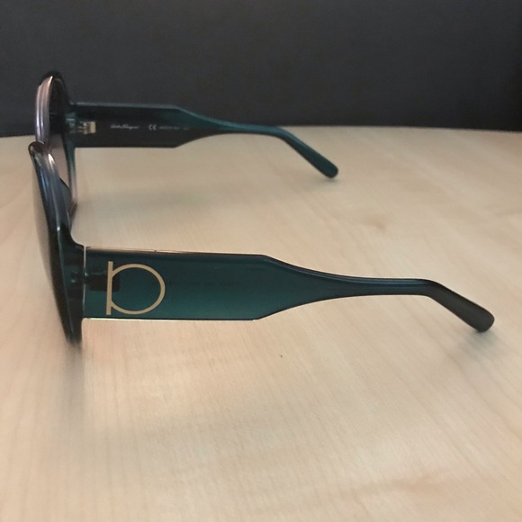 SALVATORE FERRAGAMO Sunglasses for Women oversized geometric frames NEW w/ case - Picture 5 of 10